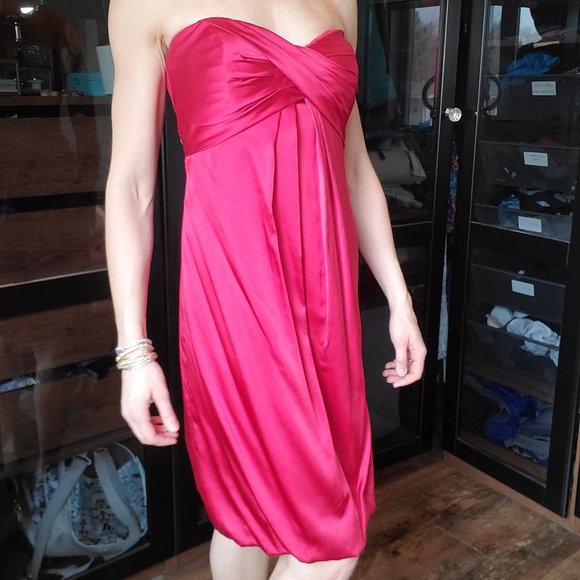 Nicole Miller Dresses & Skirts - Red silk strapless dress